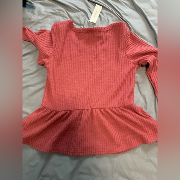 New Blue Rain by Francesca's waffle knit blush peplum top Size Medium - Picture 4 of 4